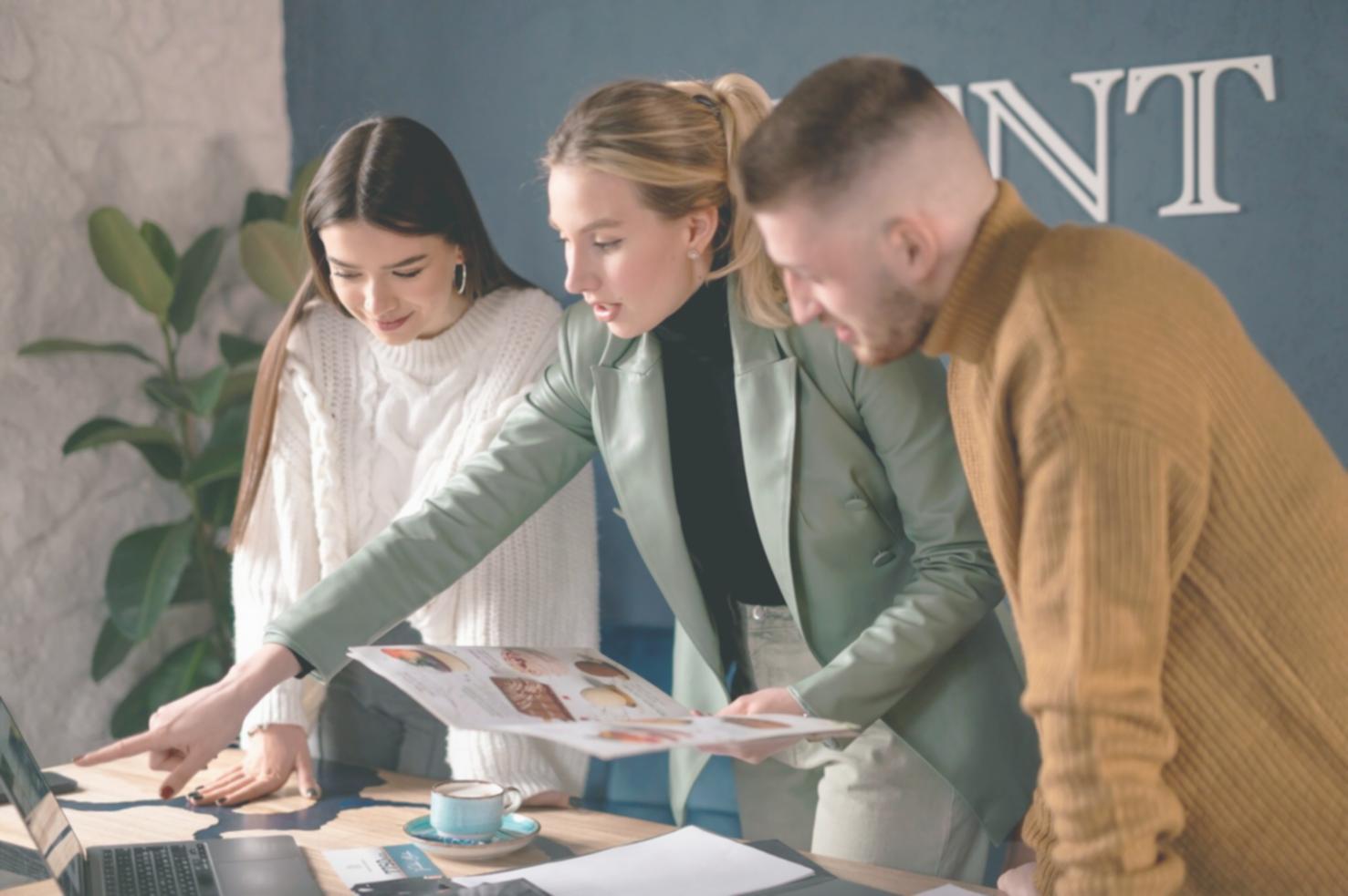 Entrepreneur travaillant sur son budget